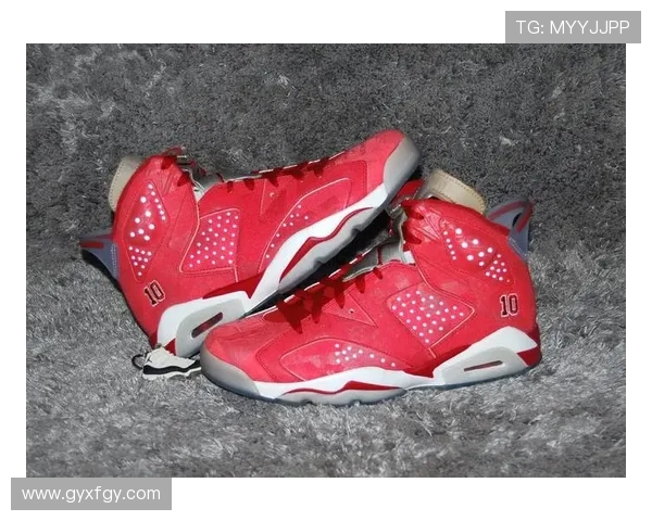 手感冰凉特雷杨穿粉色AJ40仍送9分10助攻全场串联球队表现